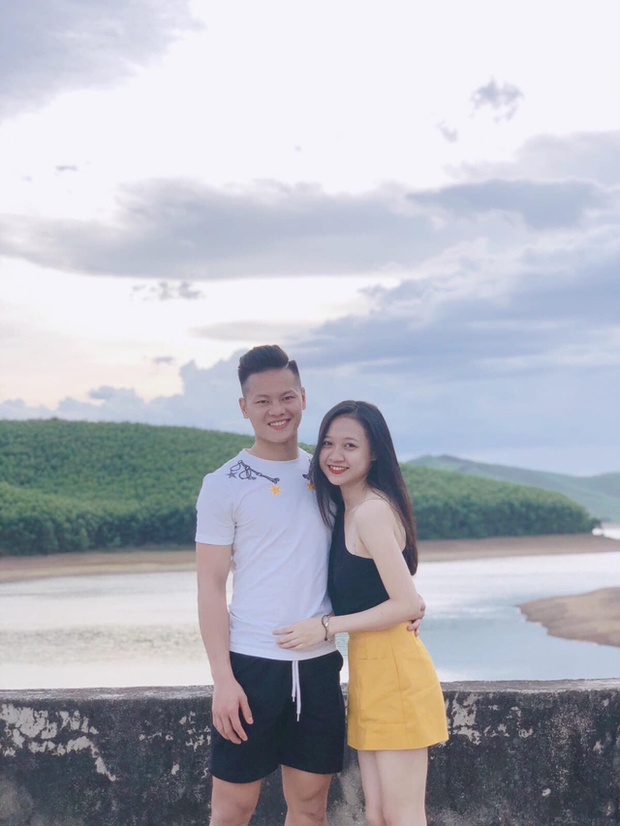 Thủ môn danh tiếng gặp gỡ hotgirl xứ Nghệ, hạ cánh bộ ảnh cưới đẳng cấp dân bóng đá