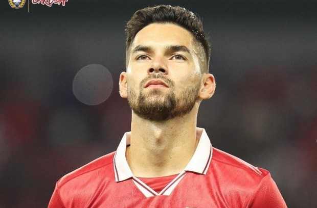 Hậu vệ Indonesia lên kế hoạch gài cùi chỏ Đoàn Văn Hậu