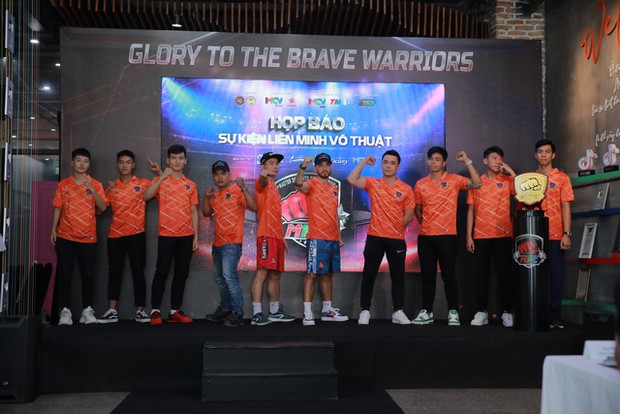 Võ sĩ Nga đấu với nhà vô địch Lion Championship - Nam Chou tại Master Of Fights Championship