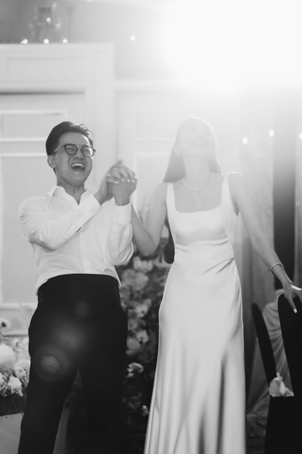 Thanh Hằng tung hứng những tiết mục cẩu lương tại đám cưới: Cười sặc sụa, chú rể không rời mắt