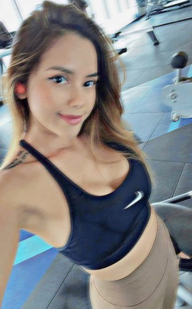 Người vợ Việt kiều khiến phòng gym nóng bỏng với vóc dáng hoàn hảo
