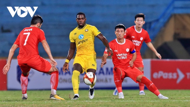 Thể thao: Viettel FC chia điểm với Thanh Hóa trong trận đấu đầy thẻ đỏ tại sân Hàng Đẫy