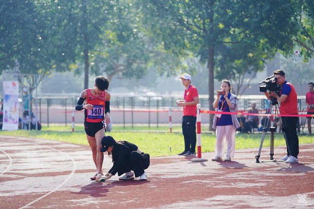 Titen bài viết: Vận động viên điền kinh quyết đoán đạt HCV thu hút sự quan tâm đặc biệt từ vợ - người đai đen Taekwondo