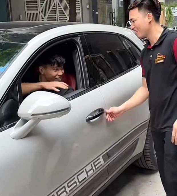 Top chiếc xe sang được các cầu thủ tuyển Việt Nam ưa chuộng: Porsche và Mercedes là số một