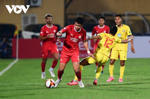 Thể thao: Viettel FC chia điểm với Thanh Hóa trong trận đấu đầy thẻ đỏ tại sân Hàng Đẫy
