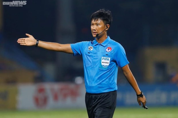 Trợ lý CLB Thanh Hóa: VAR kiểm tra liên tục, bù giờ kéo dài