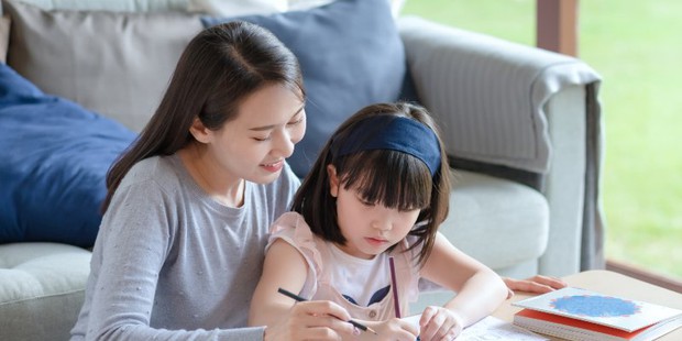 Kinh nghiệm của bà mẹ có con 12 năm là học sinh giỏi: Sau khi trẻ lên 6 tuổi, đừng làm điều này! - Ảnh 1. Kinh nghiệm của bà mẹ có con 12 năm là học sinh giỏi: Sau khi trẻ lên 6 tuổi, đừng làm điều này! - Ảnh 1.