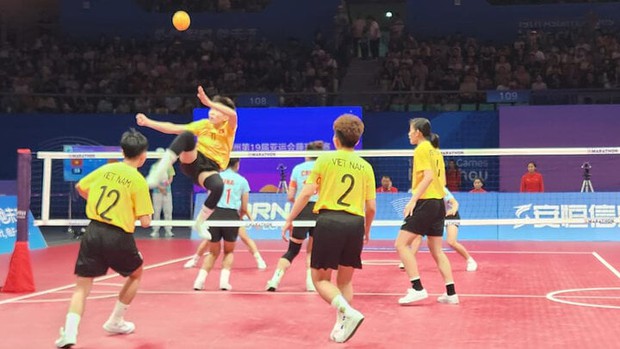 ASIAD 19: Tuyển nữ Việt Nam thắng Trung Quốc, đấu Indonesia tranh HCV cầu mây - Ảnh 1.