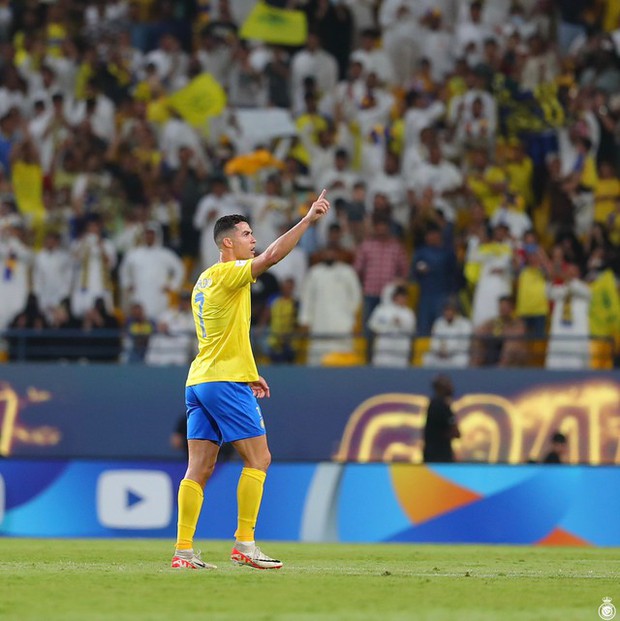 Cú đúp bàn thắng Ronaldo kỷ niệm ở giải đấu danh giá châu Á, tỏa sáng rực rỡ khi 38 tuổi