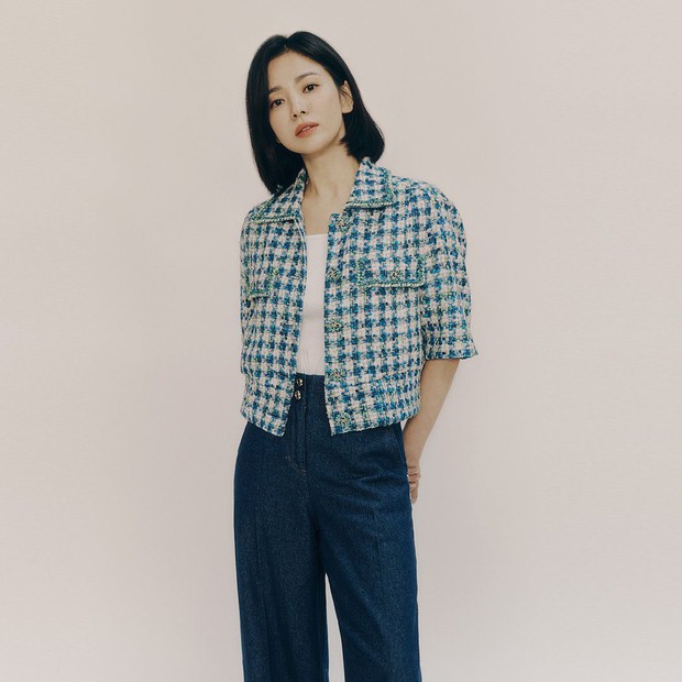 Song Hye Kyo mặc quần jeans đẹp từ phim ra ngoài đời, ngắm là muốn học hỏi - Ảnh 8. Song Hye Kyo mặc quần jeans đẹp từ phim ra ngoài đời, ngắm là muốn học hỏi - Ảnh 8.