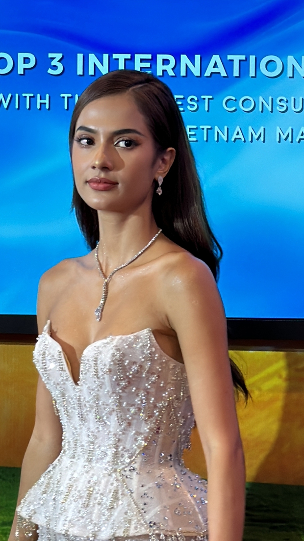 Tóm gọn búp bê sống Emma Lê hậu Miss Universe Vietnam, visual ấn tượng cân đẹp camera thường - Ảnh 3.