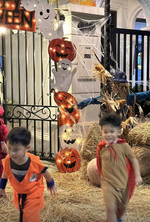 Các tuyển thủ háo hức chào đón Halloween