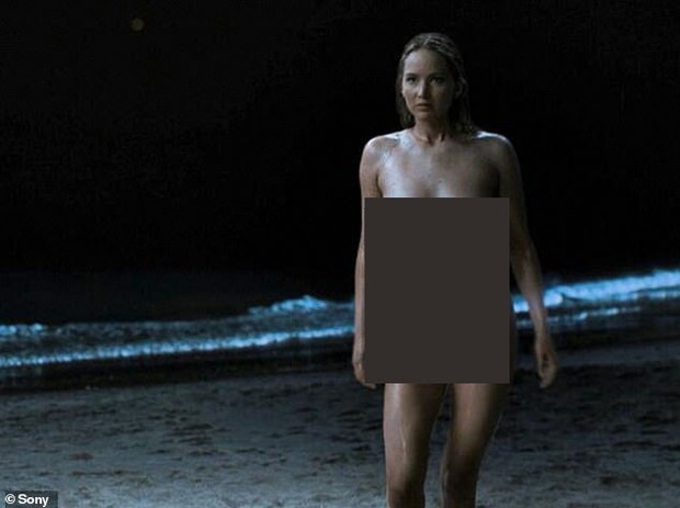 The audience was shocked by Jennifer Lawrence's nude scene - Photo 2.