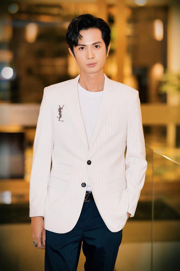 Showbiz Việt xuất hiện cặp đôi nổi bật: Bị nghi ngờ về hành động tình tứ, công khai hôn nhau trên sân khấu