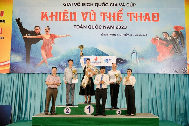 Phan Hiển công bố lời chúc đặc biệt dành cho Khánh Thi: Cô ấy là nguồn cảm hứng của tôi