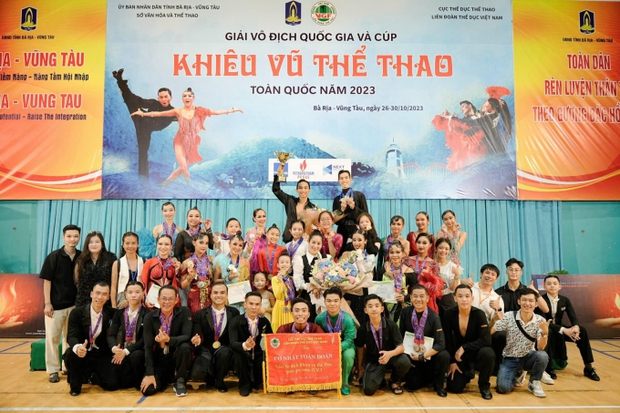 Phan Hiển công bố lời chúc đặc biệt dành cho Khánh Thi: Cô ấy là nguồn cảm hứng của tôi