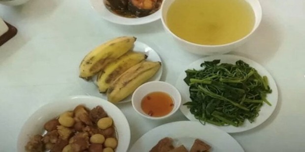 Màn bành trướng của VĐV: Bữa ăn 800000 đồng không đủ no, sự thật gì đằng sau?