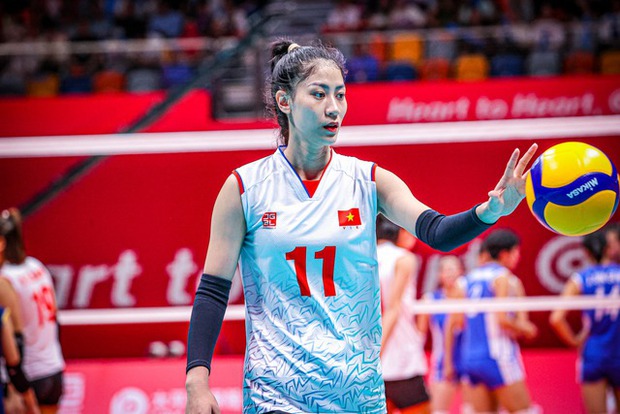 Chiến thắng lịch sử! Bóng chuyền nữ Việt Nam ghi tên vào bán kết ASIAD 19 và khiến người hâm mộ phấn khích