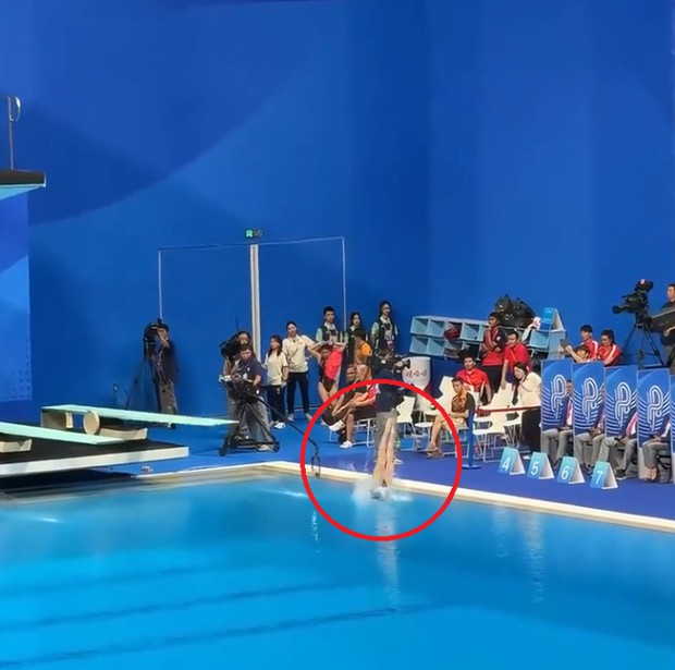 Đường nhảy gây ám ảnh tại ASIAD 19: Cú nhảy 'không kiểm soát' khiến huấn luyện viên mất hết sự kiểm soát