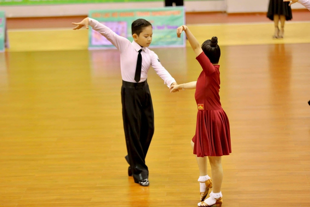 Khánh Thi và Phan Hiển khẳng định vượt trên mọi tuổi tại Giải thể thao