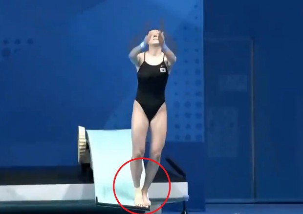 Đường nhảy gây ám ảnh tại ASIAD 19: Cú nhảy 'không kiểm soát' khiến huấn luyện viên mất hết sự kiểm soát