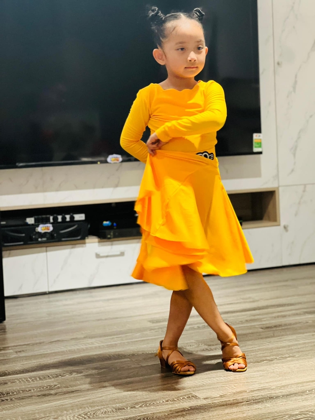 Con gái Khánh Thi - Phan Hiển: Bí quyết kết hợp học nhảy và nụ cười tỏa sáng