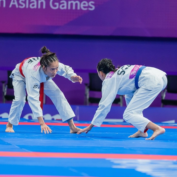 ASIAD: Võ sĩ Việt Nam ngoạn mục hạ đối thủ Thái Lan, thầy trò vỡ òa ăn mừng huy chương - Ảnh 1.