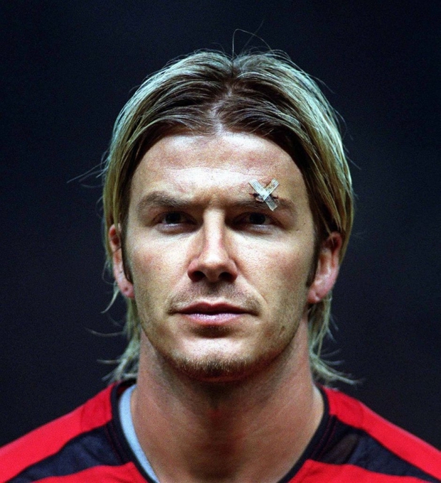 David Beckham tiết lộ kỷ niệm đáng nhớ: Khi HLV Sir Alex lấy giày đá thẳng vào mặt tôi