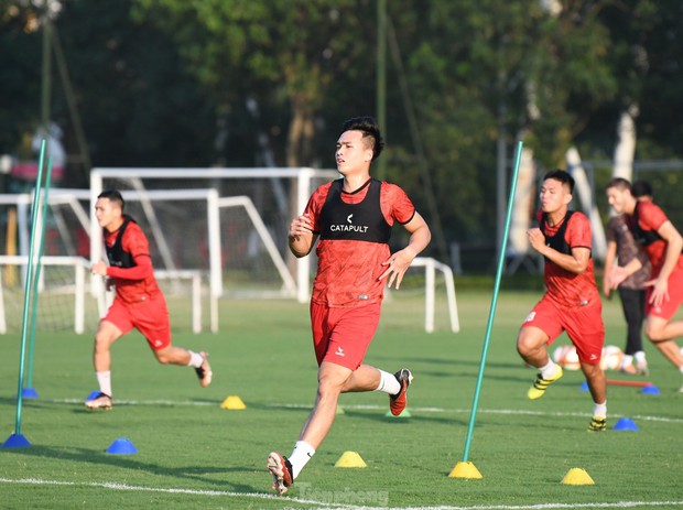 Tài năng đặc biệt của CAHN Bùi Hoàng Việt Anh trong việc vươn tầm Siêu cúp