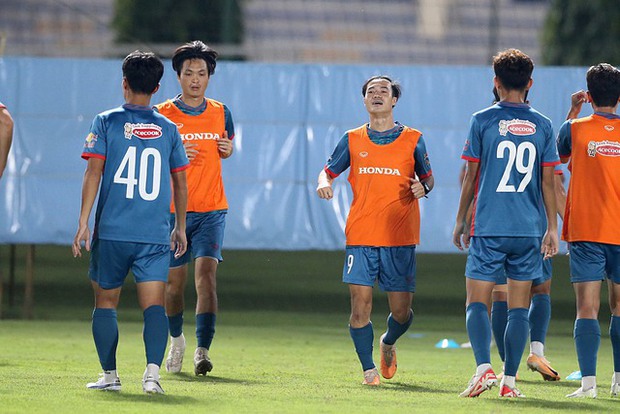 Nguyễn Công Phương được HLV Troussier triệu tập vào tập luyện cùng ĐT Việt Nam vào 21h00?