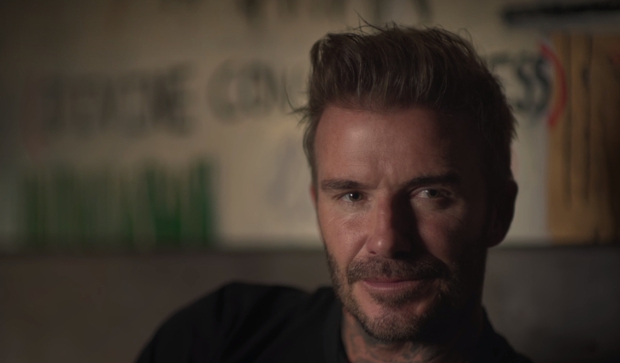 Cú gạt chân tai hại của Beckham: Fan phản đối, đồng đội lạnh lùng