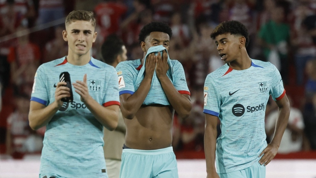 Barca nhấp nhổm thoát hiểm, PSG và Bayern thể hiện đẳng cấp