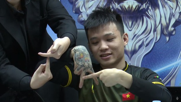 Tuyển thủ Liên Quân nổi tiếng chia tay hot girl, hành động lấy lòng gái xinh bất ngờ theo kịch bản hoàn toàn mới!