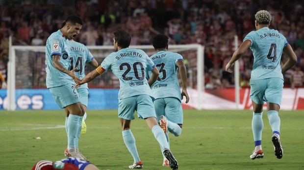 Barca nhấp nhổm thoát hiểm, PSG và Bayern thể hiện đẳng cấp