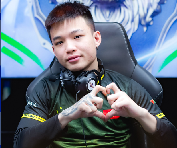 Tuyển thủ Liên Quân nổi tiếng chia tay hot girl, hành động lấy lòng gái xinh bất ngờ theo kịch bản hoàn toàn mới!