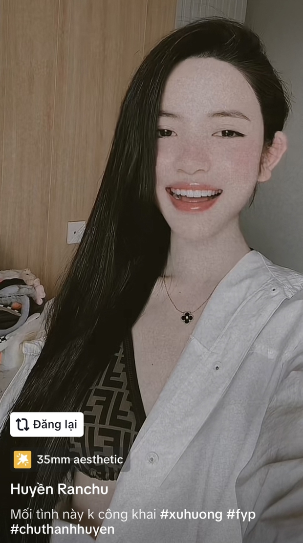 Bạn gái Quang Hải: Tình yêu mập mờ không tương lai, lời hát nói lên nỗi lòng