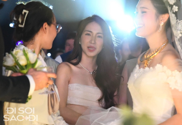 Hoạt động tình nguyện của Hoà Minzy khiến ai cũng ngưỡng mộ