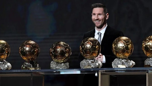 Lộ diện danh sách 10 ứng viên danh giá Siêu Quả bóng vàng: Messi dẫn đầu, vượt xa Ronaldo và nhóm ứng cử viên