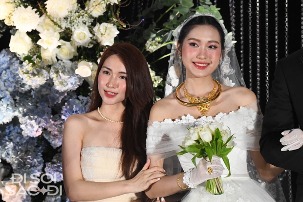 Hoạt động tình nguyện của Hoà Minzy khiến ai cũng ngưỡng mộ