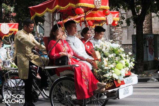 Hấp dẫn: Đoàn Văn Hậu đẩy xích lô mang lễ vật vào nhà dâu Doãn Hải My