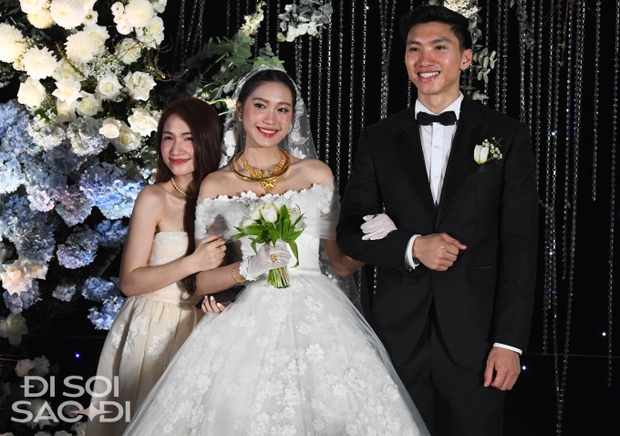 Hoạt động tình nguyện của Hoà Minzy khiến ai cũng ngưỡng mộ