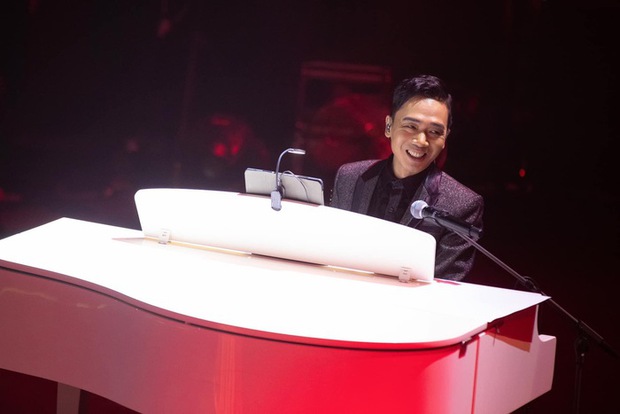 NS Hồ Hoài Anh và Chủ tịch ACB gắn kết trong đêm nhạc Đỗ Bảo