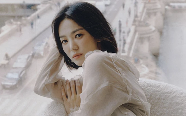 Song Hye Kyo trở lại màn ảnh rộng sau 9 năm vắng bóng - Ảnh 1.