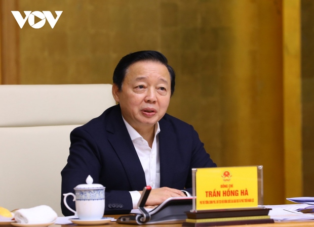 Phó Thủ tướng Trần Hồng Hà yêu cầu chuẩn hóa ngân hàng đề thi tốt nghiệp THPT - Ảnh 3.
