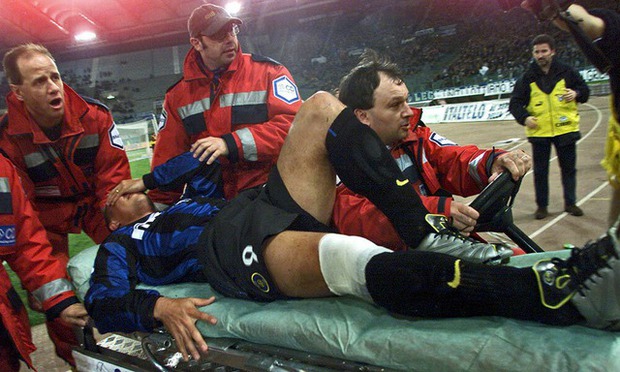 Cầu thủ ghi bàn xuất sắc nhưng đối mặt với căn bệnh hiếm khi giải nghệ