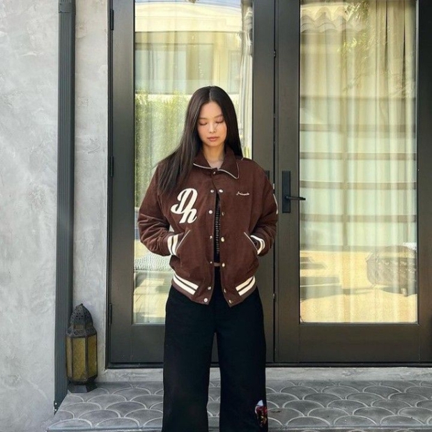 Sắm đồ theo Jennie: 6 mẫu áo khoác vừa ấm vừa sang giúp phong cách mùa đông của bạn bắt mắt như công chúa YG - Ảnh 6.