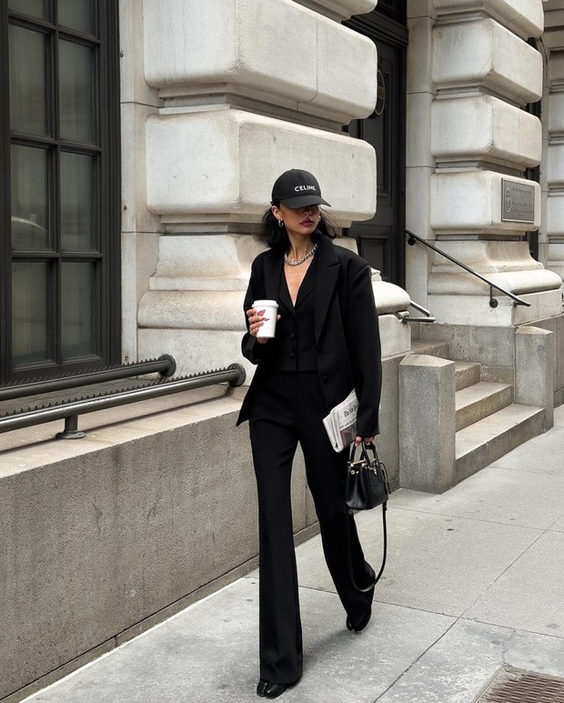 Blogger Mỹ chứng minh mua blazer đen là đỉnh cao tiết kiệm: 1 mẫu mix được 10 bộ - Ảnh 10.