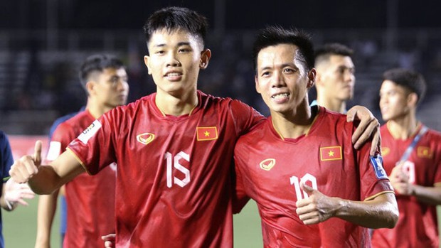 Tuyển Việt Nam vừa ăn tối, vừa soi đối thủ mạnh nhất bảng thắng đậm Indonesia - Ảnh 1.