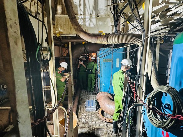 Nạn nhân thứ 2 tử vong trong vụ nổ tại Nhà máy đóng tàu Dung Quất - Ảnh 1. Nạn nhân thứ 2 tử vong trong vụ nổ tại Nhà máy đóng tàu Dung Quất - Ảnh 1.