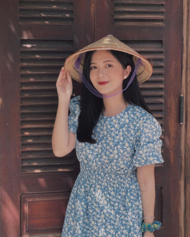 Cô giáo Nguyệt trong Chúng Ta Của 8 Năm Sau mê style nàng thơ trong trẻo, U30 mà trẻ như học sinh cấp 3 - Ảnh 2.